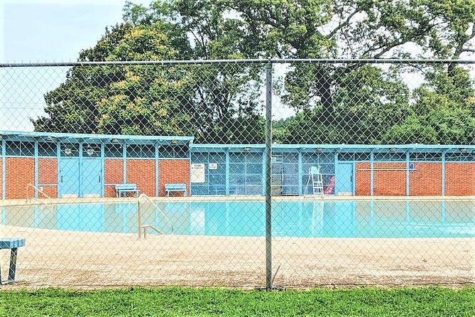 Private Stranger Things "The Upside Down" Film Locations Tour in Atlanta - Hawkins Middle School and Hawkins High School