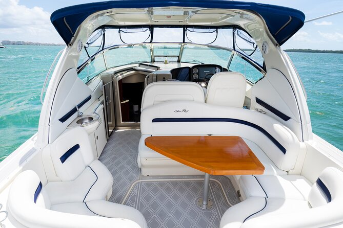Private tour for 12 people on a 40 ft Yacht, Ft Lauderdale bay - Choosing the right captain
