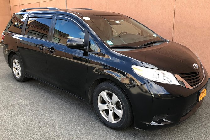 Private Transfer from Manhattan to NYC Airports (JFK/EWR/LGA) - Pickup at a Manhattan hotel or residence