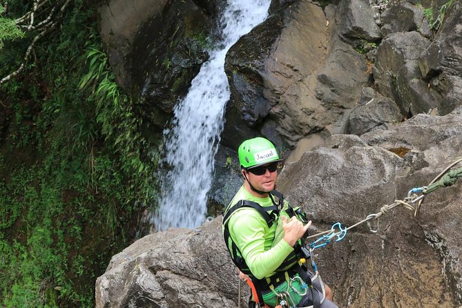 Rappel Maui Waterfalls and Rainforest Cliffs - Why waterfall rappelling is different from a standard Maui tour
