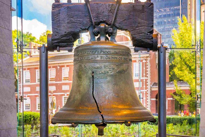 Revolution and the Founders: History Tour of Philadelphia - The Liberty Bell and the meaning behind the crack