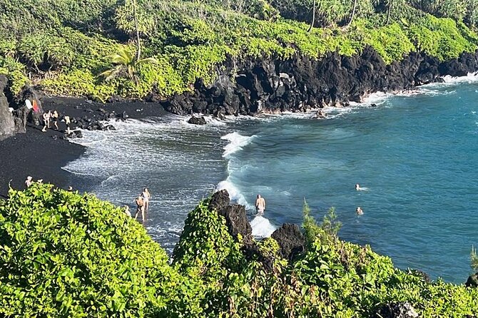 Road To Hana Black Sand Beach Waterfalls & Turtles Tour - Pua’a Ka’a State Park: a short green pause