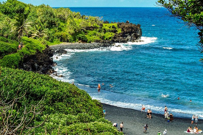 Road to Hana Tour with Lunch and Pickup - The included lunch is practical, not a restaurant meal