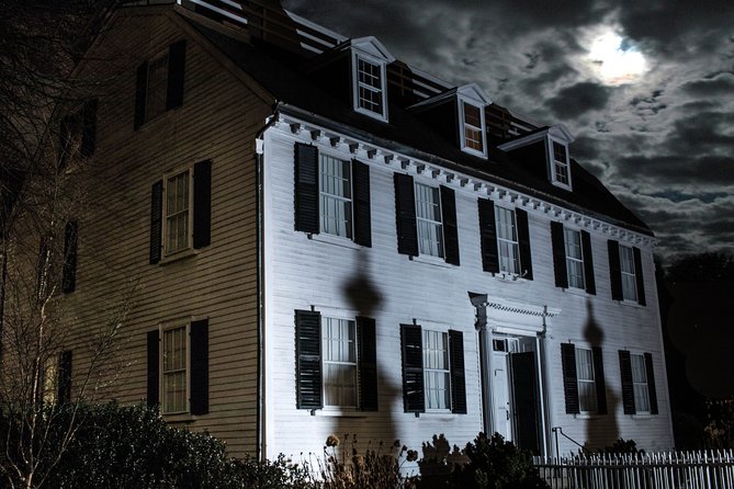 Salem Ghost Tour: Witches & Wicked Whispers - The Salem Inn’s old-house atmosphere
