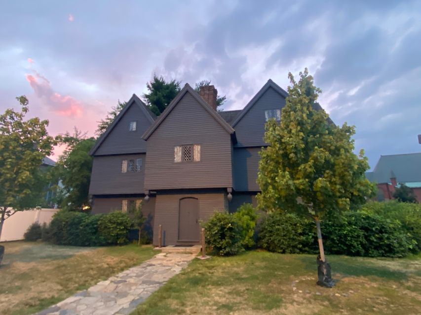 Salem, MA: History and Hauntings Guided Walking Tour - Why this Salem walk works so well