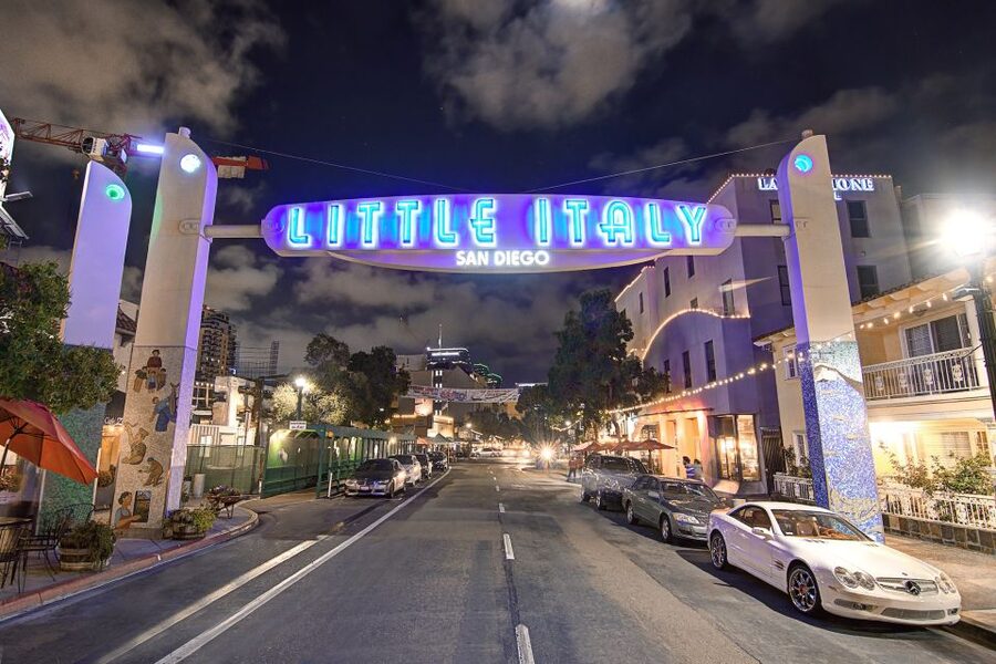 San Diego: City Lights Night Trolley Tour - Guides, music, and the tone of the ride