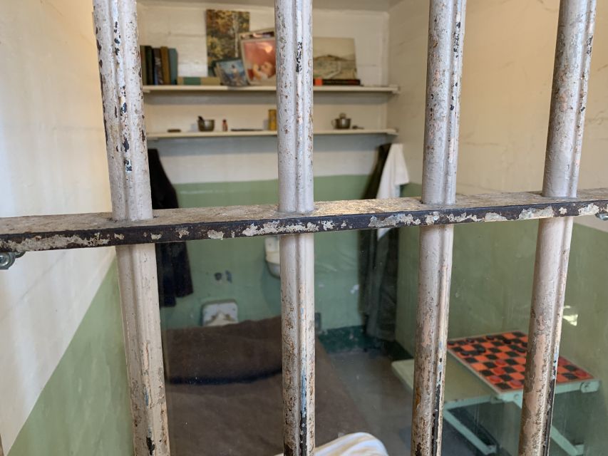San Francisco: Alcatraz Tour with Muir Woods and Sausalito - Sausalito for Lunch and a Waterfront Stroll