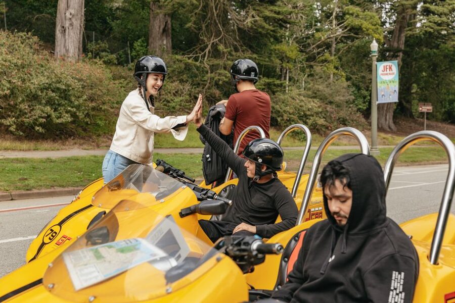 San Francisco: Golden Gate Bridge and Lombard GoCar Tour - Lombard Street brings the dramatic finish