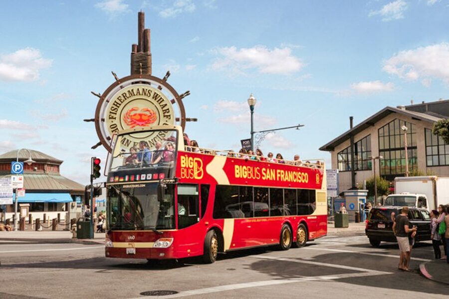 San Francisco: Hop-On Hop-Off Sightseeing Tour with 17 Stops - North Beach, Chinatown, and the Embarcadero