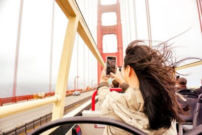Hop-On Hop-Off Sightseeing Tour with 17 Stops