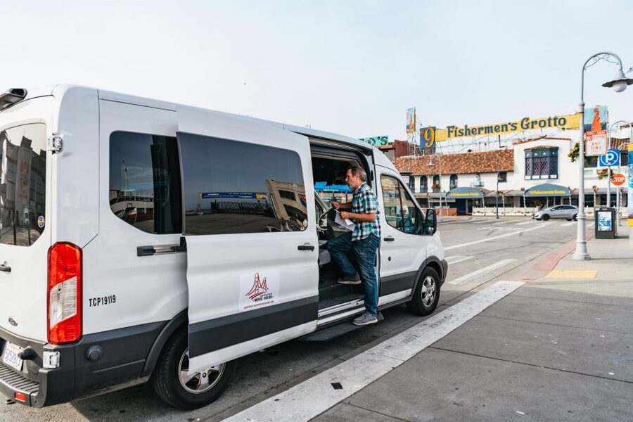 San Francisco: Movie Filming Locations Bus Tour - From Nob Hill to Haight-Ashbury