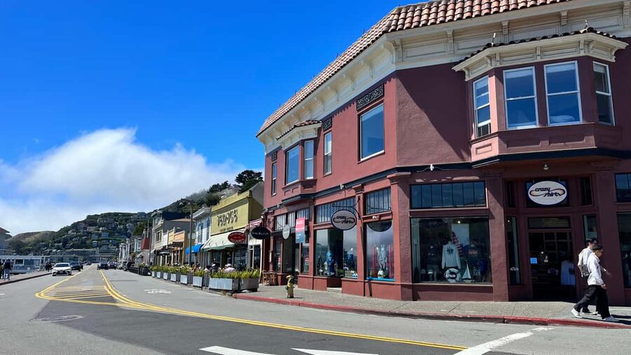 San Francisco: Muir Woods & Sausalito Tour with Ferry Option - Sausalito: a pretty hour by the water