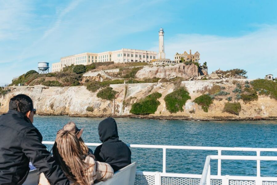 San Francisco: Skip-the-Line Escape from The Rock Bay Cruise - Audio guide, comfort, and onboard details