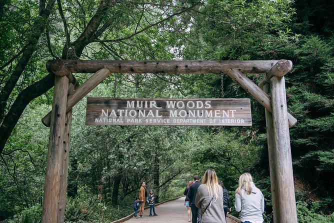 San Francisco Super Saver: Muir Woods & Wine Country w/ optional Gourmet Lunch - One day from San Francisco to the redwoods and vineyards