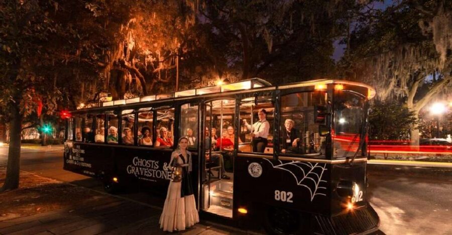Savannah: Ghosts and Gravestones Tour with Low House Entry - What the Trolley of the Doomed is really like