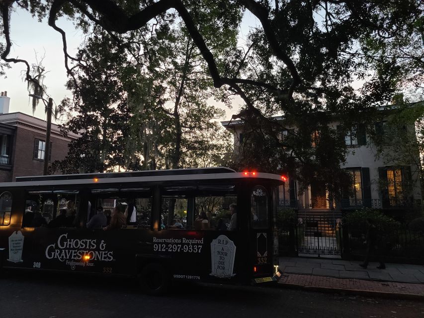 Savannah: Ghosts and Gravestones Tour with Low House Entry - Entering the Andrew Low House
