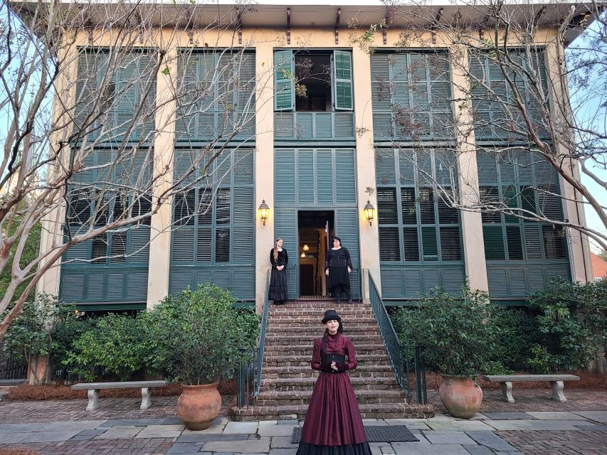 Savannah: Ghosts and Gravestones Tour with Low House Entry - The other buildings along the route