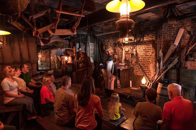 Savannah Ghosts & Gravestones Trolley Tour - Timing, weather, and practical planning