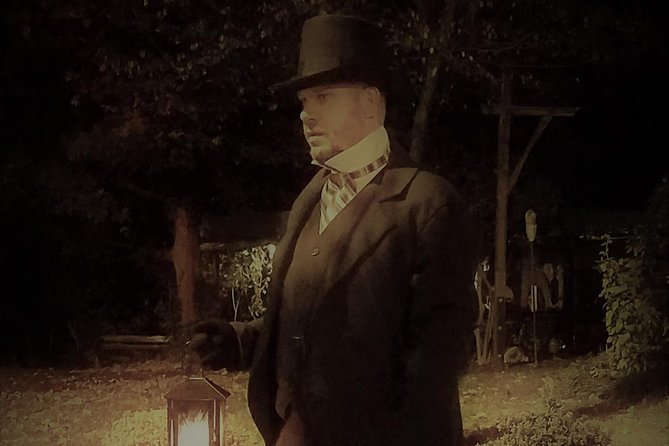 Savannah History and Haunts Candlelit Ghost Walking Tour - Weather, clothing, and comfort