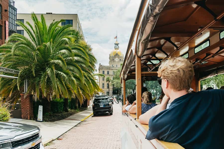 Savannah: Old Savannah Tours Historic Overview - Cobblestones, squares, and moss-draped oaks