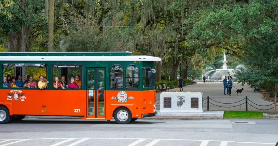 Savannah: Old Town Hop-On Hop-Off Trolley Tour - Forsyth Park and Calhoun Square