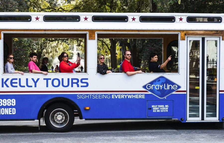Savannah: Riverboat Cruise & City Tour Combo - The 90-minute trolley ride through historic Savannah
