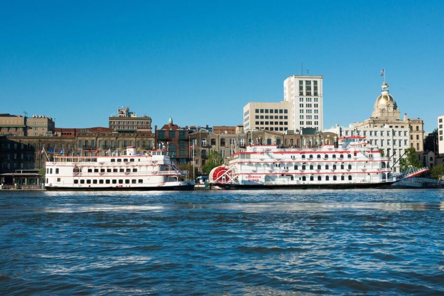 Savannah: Riverboat Cruise & City Tour Combo - Boarding the Savannah riverboat