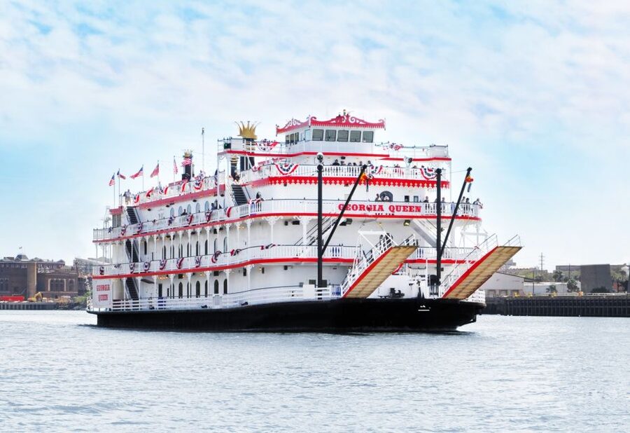 Savannah: Riverboat Narrated Harbor Sightseeing Cruise - Food and drinks: useful, but not the reason to book