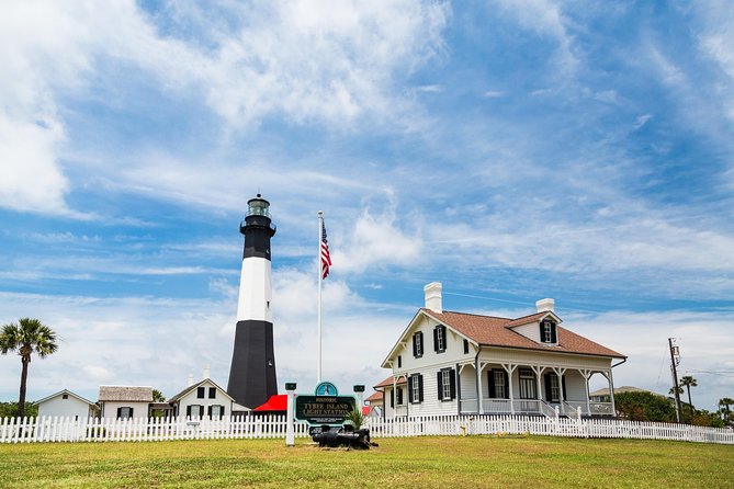Savannah to Tybee Island with Dolphin Cruise - Fort Pulaski and Cockspur Island Lighthouse from the water