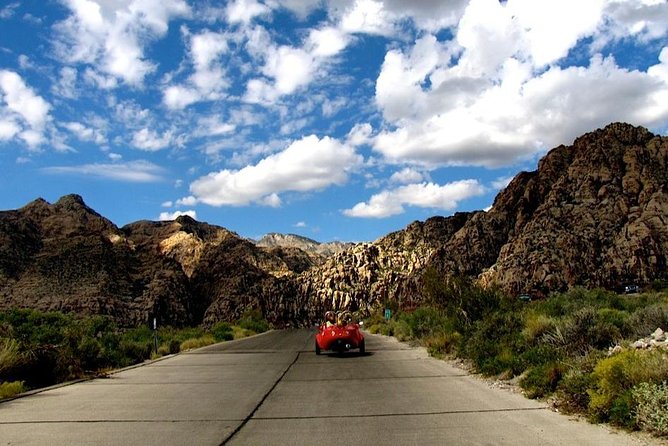 Scooter Car Tour of Red Rock Canyon with Transport from Las Vegas - The guide’s role and the small-group advantage