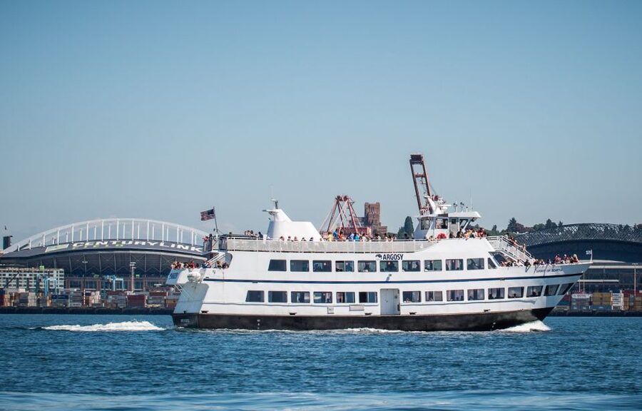Seattle: Harbor Cruise with Local Guide - What the guides add to the ride