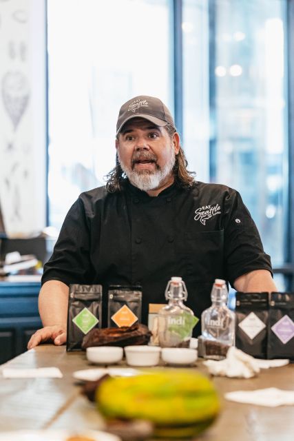 Seattle: Pike Place Market Chef-Guided Food Tour - A chef’s shopping lesson you can use later