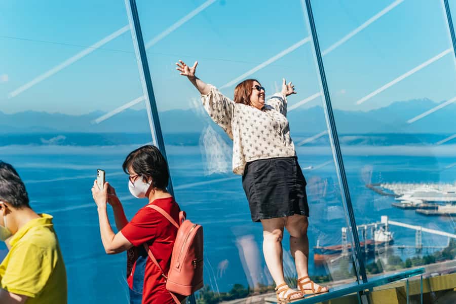 Seattle: Space Needle & Chihuly Garden and Glass Ticket - The garden and glasshouse centerpiece