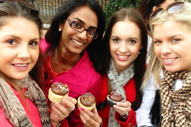 Sex and the City Hotspots Bus Tour NYC - Riding through more than 40 locations