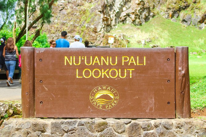 Sights & Bites Ultimate Oahu Circle Island Foodie Tour - Halona Blowhole and the southeastern coast