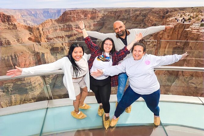 Small Group Grand Canyon, Hoover Dam, 7 Magic Mountains VIP Tour - Starting before the crowds at the Las Vegas sign