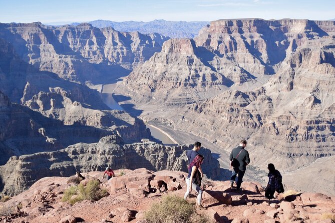 Small Group Tour: Grand Canyon West Rim, Skywalk & Hoover Dam - What to wear and pack for a desert day