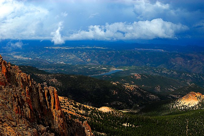 Small Group Tour of Pikes Peak and the Garden of the Gods from Denver - The climb to Pikes Peak