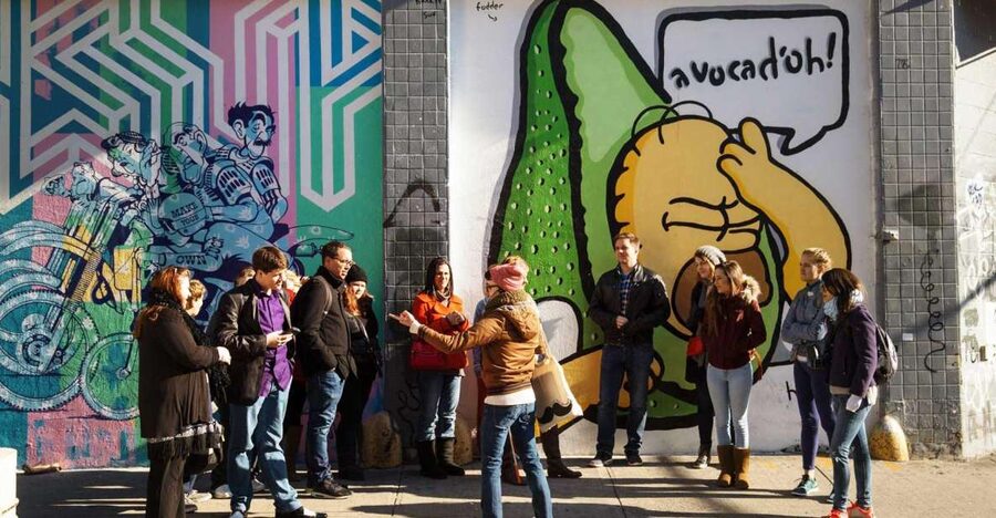 SoHo, Little Italy, and Chinatown 2-Hour Guided Walk - What the guide adds to the streets