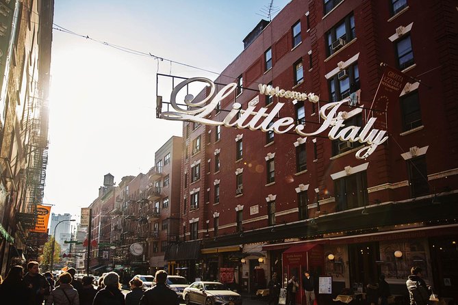 SoHo, Little Italy, and Chinatown Walking Tour in New York - SoHo: 30 minutes beneath cast iron