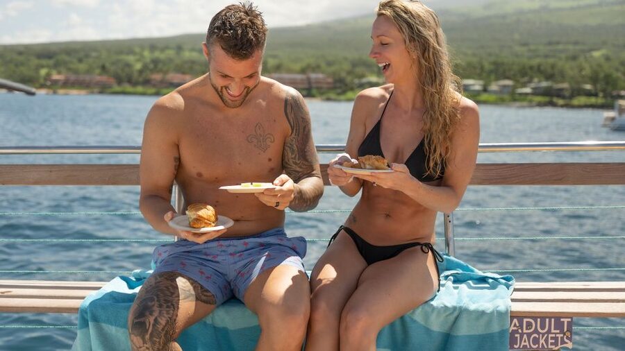 South Maui: Molokini & Turtle Town Snorkeling Tour with Meal - Crew support is a major part of the value