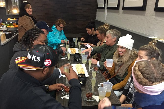 Southern Flavors Food, Pub Crawl, and History Walking Tour - The guide can make or break the afternoon