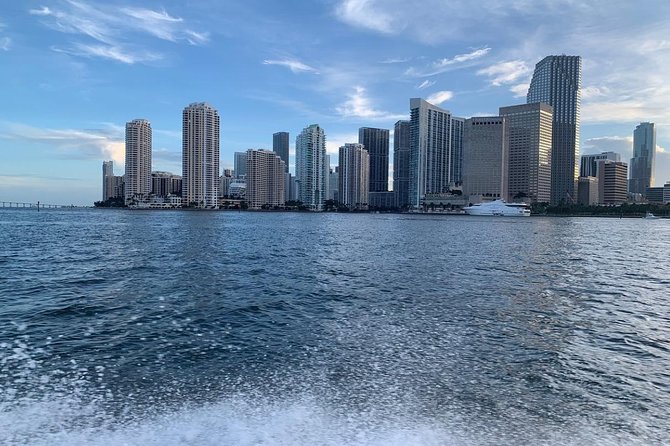 Speedboat Sightseeing Adventure of Miami - South Beach from the Atlantic side