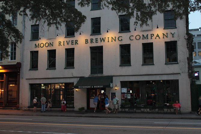Spooky Savannah Haunted Pub Crawl - Wright Square, the old hanging square