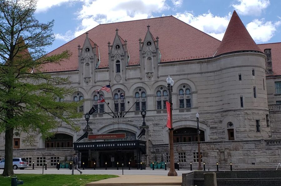 St Louis: 75-Minute City Trolley Tour - The Gateway Arch and Mississippi River