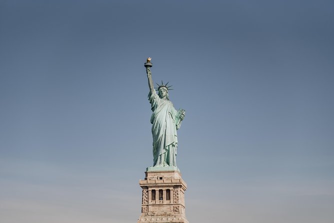 Statue of Liberty and Ellis Island Guided Tour with Ferry - Two hours or four hours?