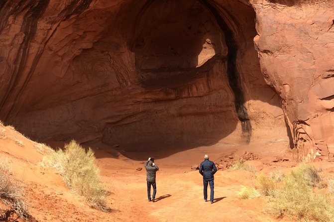Sunset Tour of Monument Valley - Stop 4: Moccasin Arch, Big Hogan Arch, and live music