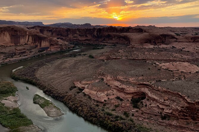 The Best U-Drive Hell's Revenge 4x4 Off Roading Tour from Moab - Why the guides matter on a difficult trail