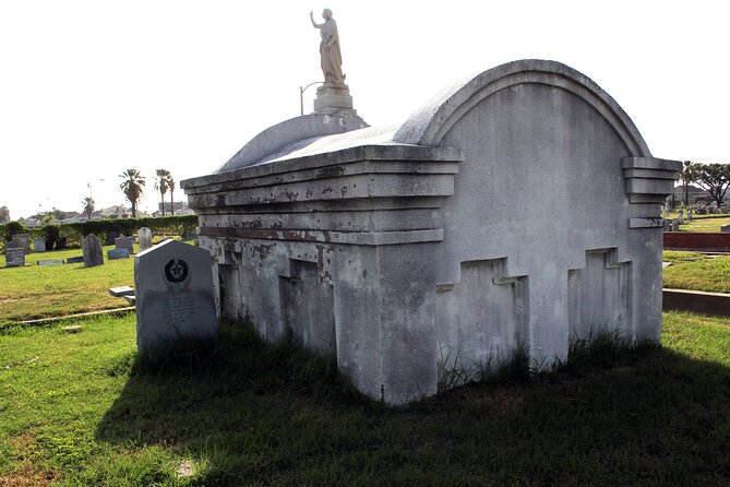 The Galveston Cemetery Tour - Walk With The Dead! - Who will enjoy this walk, and who may not