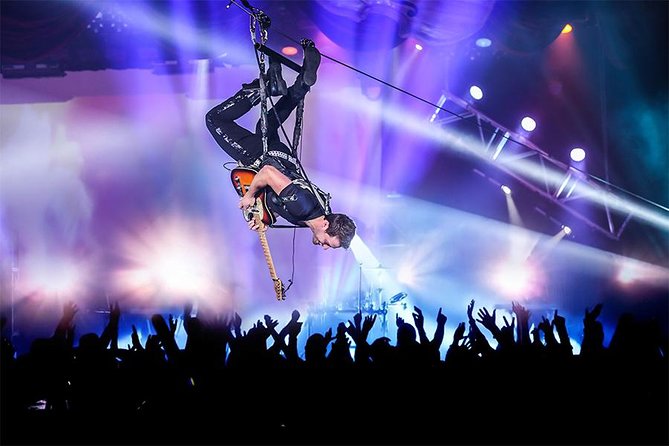 The Haygoods: Branson's Most Popular Show - The opening: six siblings and a busy stage